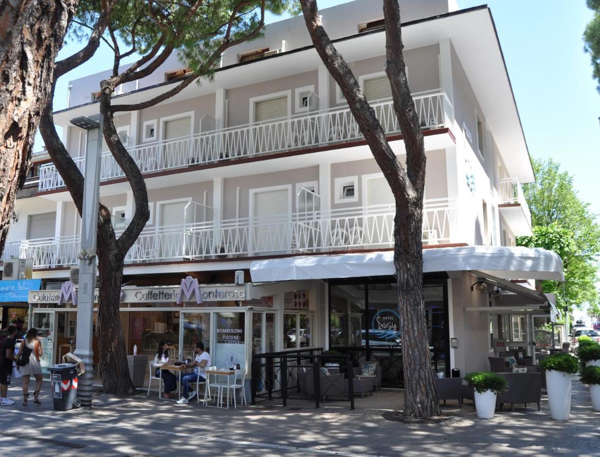 Hotel Susy - Ambienti Rinnovati - Direttamente Su Viale Dante E A Due Passi Dal Mare Riccione Exteriér fotografie